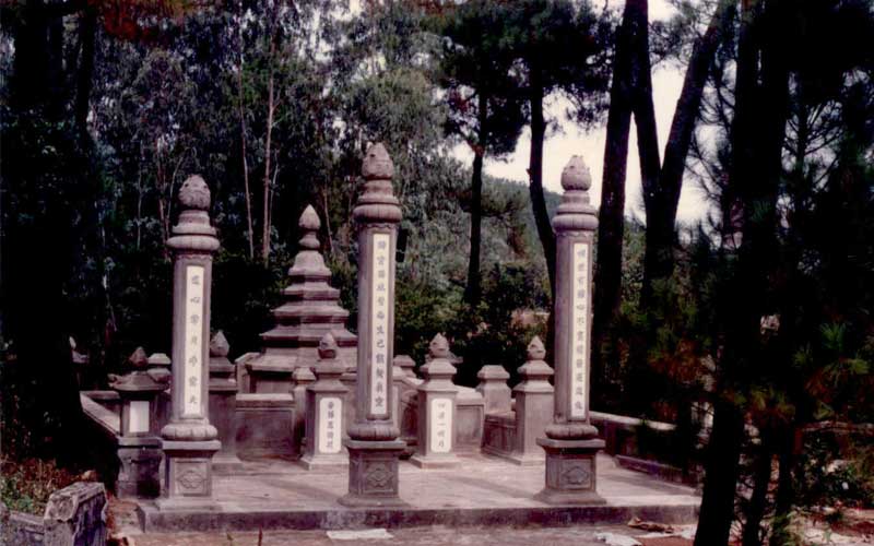 Trùng tu mộ tổ Ba La Mật