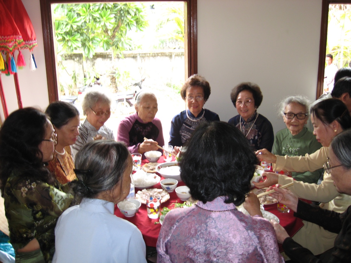 Thu tế